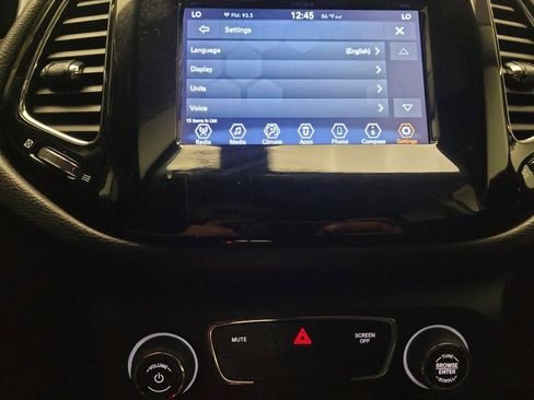 Used 2018 Jeep Compass Latitude w/ Popular Equipment Group FWD image 25