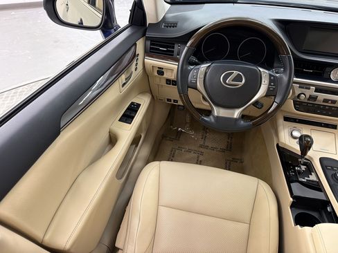 Used 2014 Lexus ES 350 w/ Premium Package FWD image 30