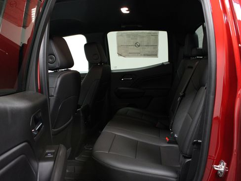 New 2025 Chevrolet Colorado LT w/ LT Convenience Package image 13