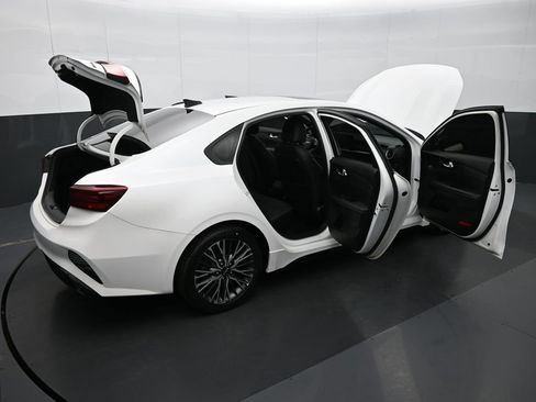 Used 2022 Kia Forte GT-Line w/ GT-Line Premium Package image 17