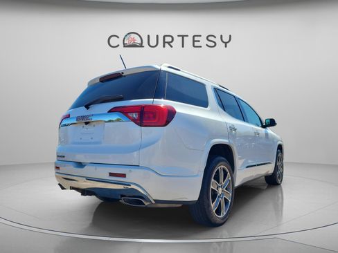 Used 2018 GMC Acadia Denali w/ Technology Package image 3