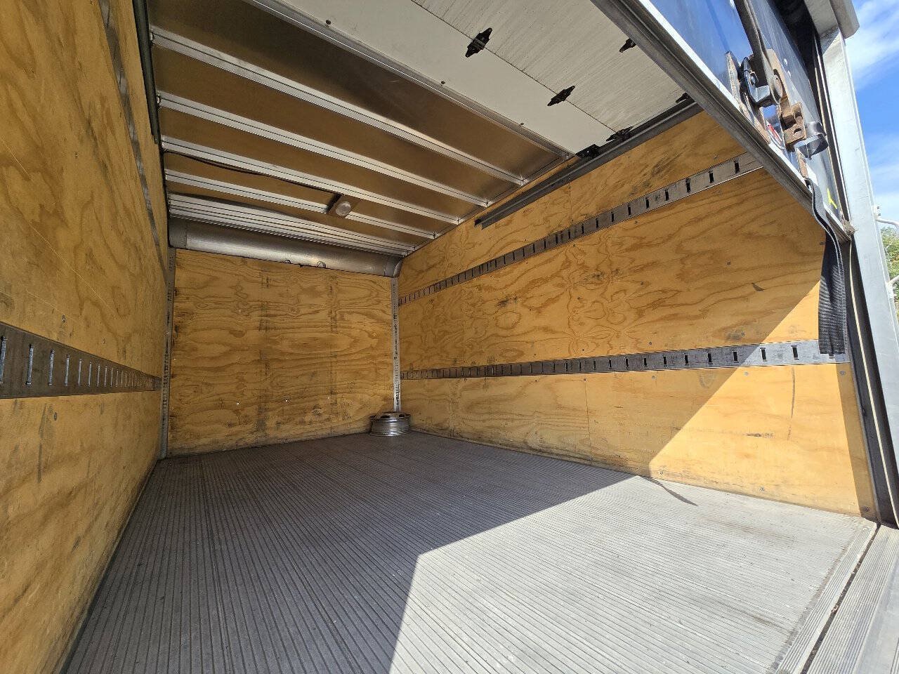Used 2019 Ford Transit 350 156 DRW RWD image 16