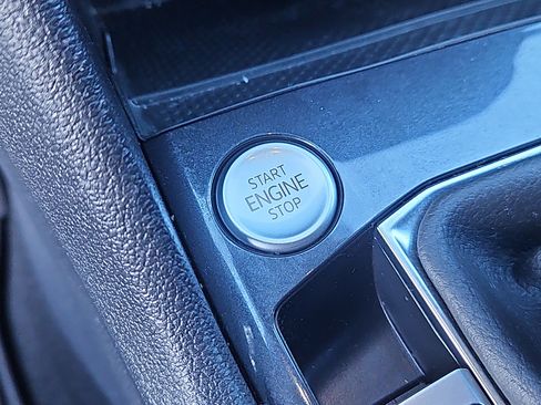 Certified 2023 Volkswagen Tiguan SE R-Line image 17