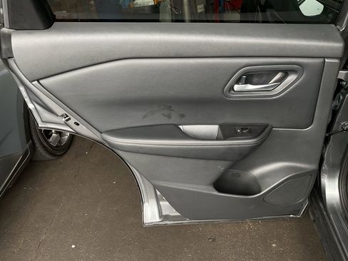 Used 2025 Nissan Rogue SV image 21