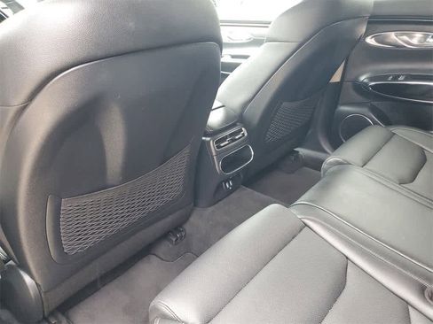 Used 2025 Genesis GV70 2.5T image 12