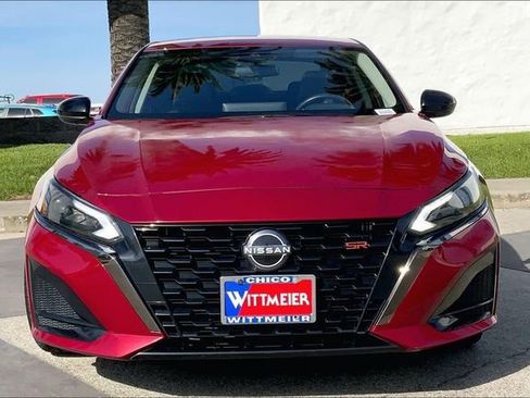 Used 2023 Nissan Altima 2.5 SR w/ SR Premium Package AWD/4WD image 3