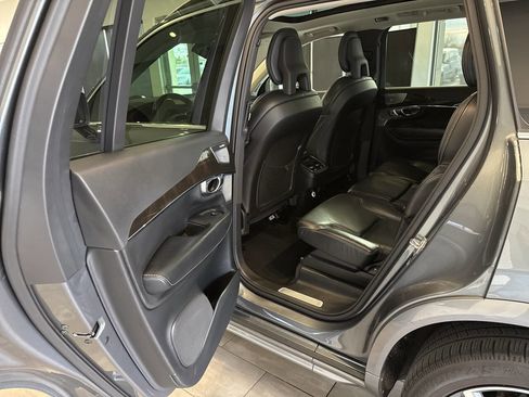 Used 2018 Volvo XC90 T6 Momentum w/ Convenience Package image 25