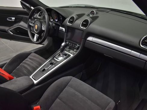 Used 2018 Porsche 718 Boxster GTS image 15
