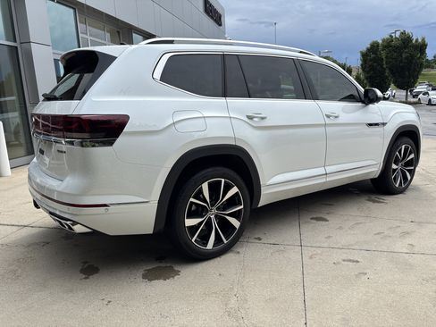 Used 2025 Volkswagen Atlas SEL Premium R-Line AWD/4WD image 6
