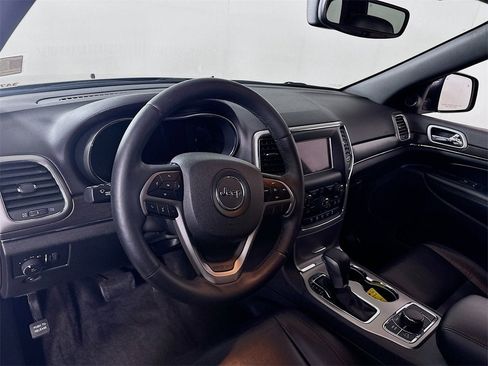 Used 2018 Jeep Grand Cherokee Limited w/ Trailer Tow Group IV image 3