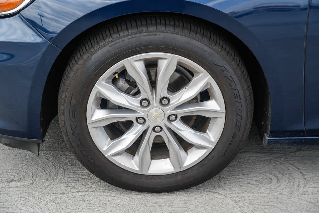 Used 2020 Chevrolet Malibu LT FWD image 11