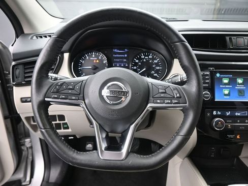 Used 2018 Nissan Rogue Sport SL AWD/4WD image 7
