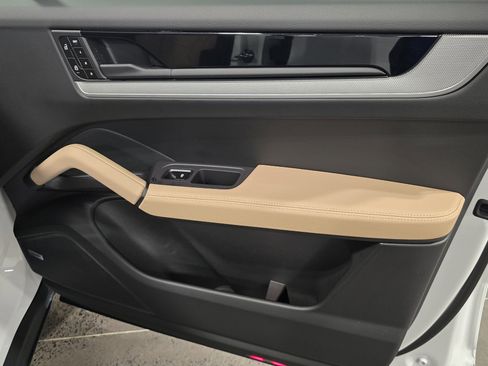 New 2026 Porsche Cayenne E-Hybrid image 28