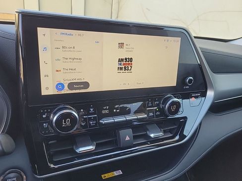 Used 2023 Toyota Highlander Platinum image 20