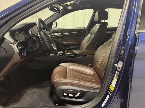 Used 2019 BMW 540i xDrive w/ Convenience Package AWD/4WD image 2