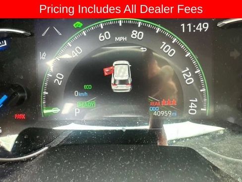 Used 2023 Toyota RAV4 LE AWD/4WD image 6