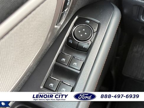 Used 2025 Ford Expedition Active image 18