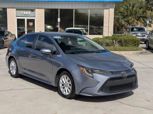 Used 2022 Toyota Corolla LE w/ LE Convenience Package FWD image 4