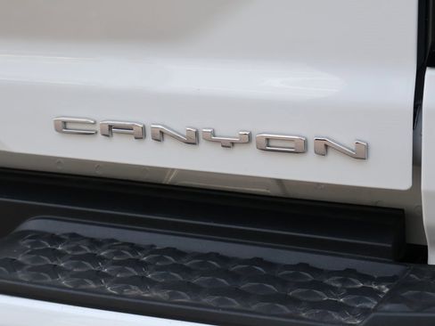 Used 2023 GMC Canyon Denali image 16