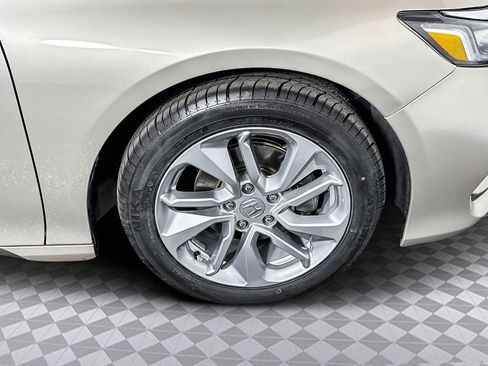 Used 2018 Honda Accord LX image 32