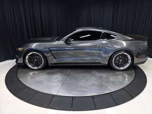 Used 2016 Ford Mustang Shelby GT350 w/ Technology Package RWD image 12