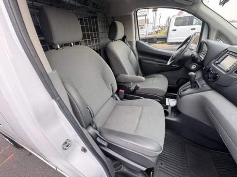 Used 2017 Nissan NV200 SV w/ Technology Package image 17