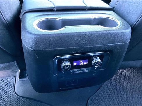 Used 2025 GMC Yukon Denali image 10