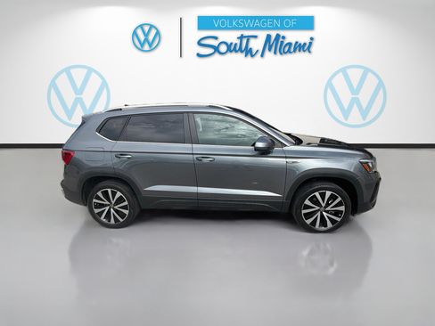 Used 2023 Volkswagen Taos SE FWD image 8