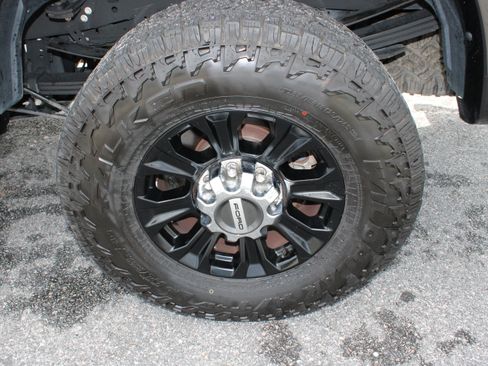 Used 2022 Ford F250 Lariat w/ Tremor Off-Road Package AWD/4WD image 13