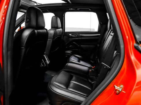 Used 2016 Porsche Cayenne AWD/4WD image 36