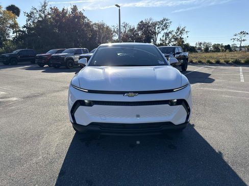 New 2026 Chevrolet Equinox EV LT image 8