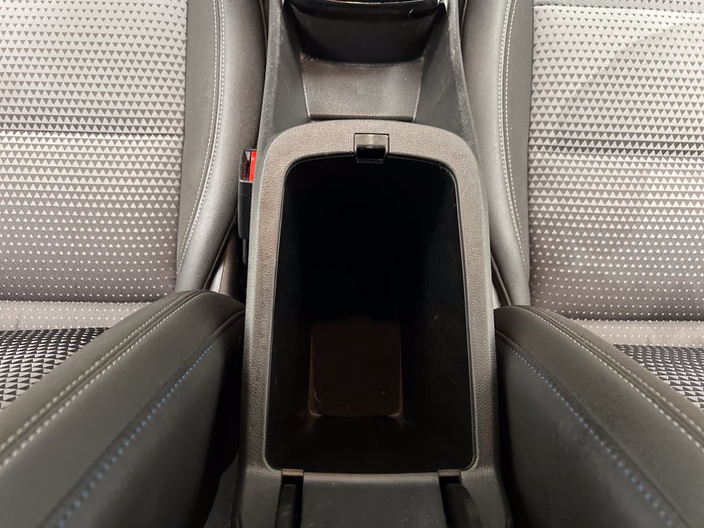 Used 2025 Chevrolet Trax LT FWD image 43