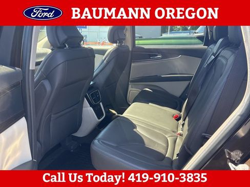 Used 2019 Lincoln Nautilus Select AWD/4WD image 11