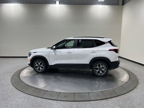 Used 2023 Kia Seltos EX AWD/4WD image 10