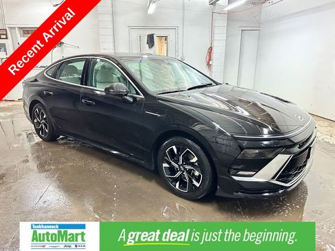 Used 2025 Hyundai Sonata SEL FWD image 1