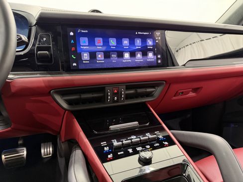 Certified 2026 Porsche Cayenne GTS AWD/4WD image 37