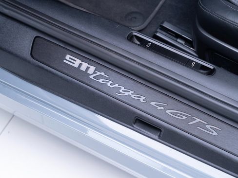 Certified 2024 Porsche 911 Targa 4 GTS AWD/4WD image 14