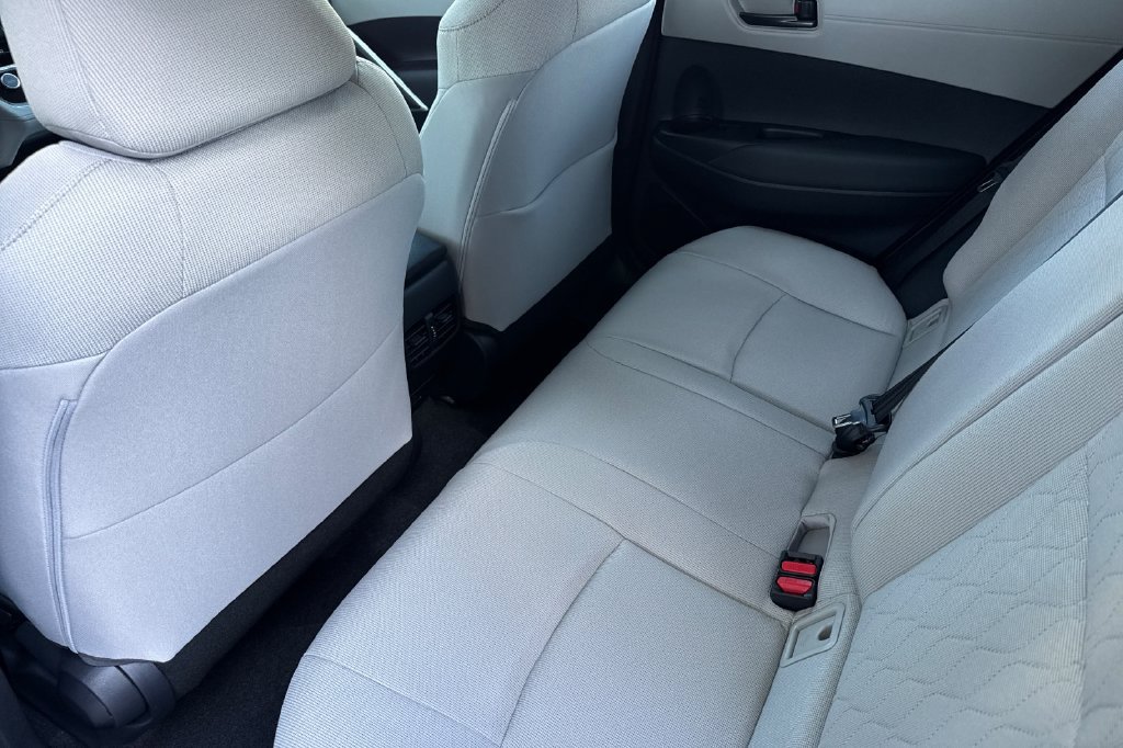 New 2026 Toyota Corolla Cross LE w/ Moonroof Package FWD image 9