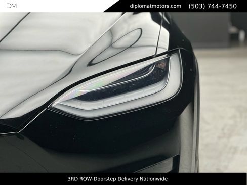 Used 2022 Tesla Model X image 12