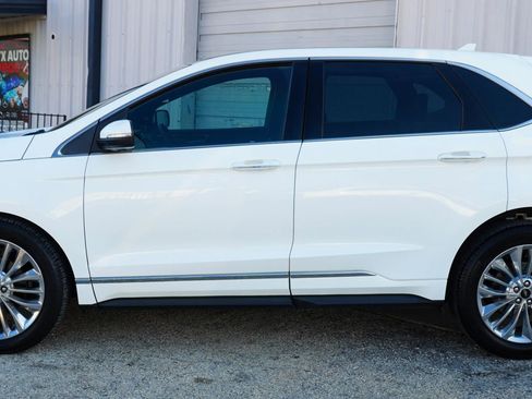 Used 2020 Ford Edge Titanium w/ Equipment Group 301A image 3