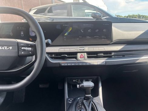 Used 2025 Kia K4 FWD image 17