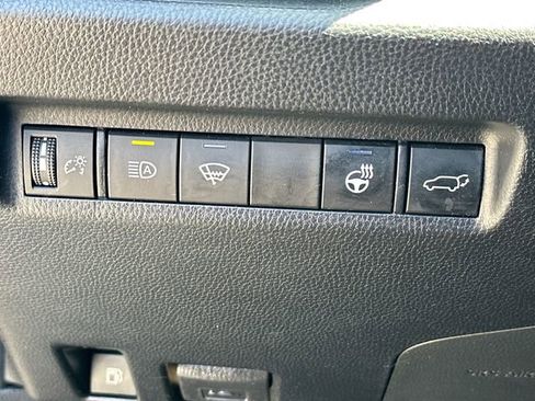 Used 2021 Toyota RAV4 XLE Premium AWD/4WD image 19