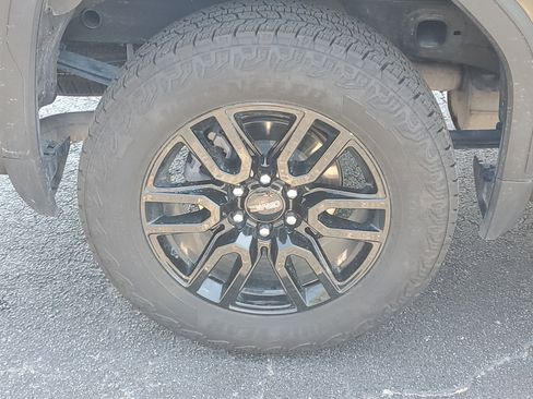 Used 2023 GMC Sierra 1500 Elevation AWD/4WD image 9