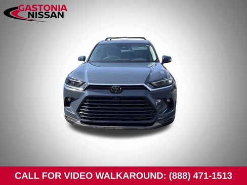 Used 2025 Toyota Grand Highlander FWD image 3