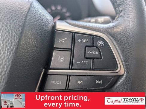 Used 2021 Toyota Sienna XLE FWD image 19