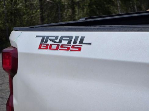 Used 2023 Chevrolet Silverado 1500 LT Trail Boss w/ Protection Package AWD/4WD image 15