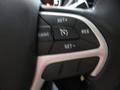 Used 2017 Jeep Cherokee Sport w/ Cold Weather Group image 23