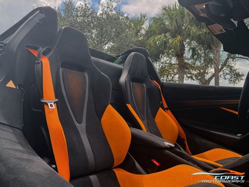 Used 2025 McLaren 750S Spider image 33