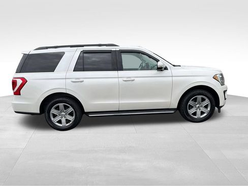 Used 2019 Ford Expedition XLT w/ Equipment Group 202A AWD/4WD image 6