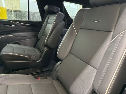 Used 2023 Cadillac Escalade Sport w/ LPO, ONYX Package image 8